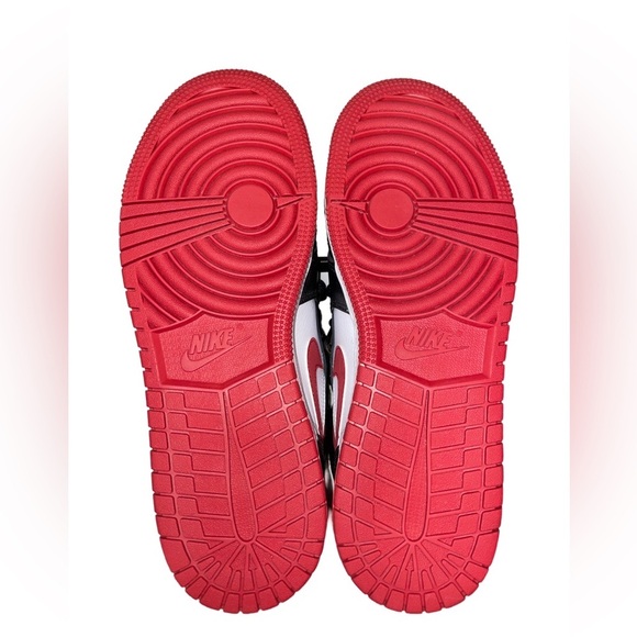 Jordan 1 Mid - Gym Red Black White (GS) - Picture 8 of 9